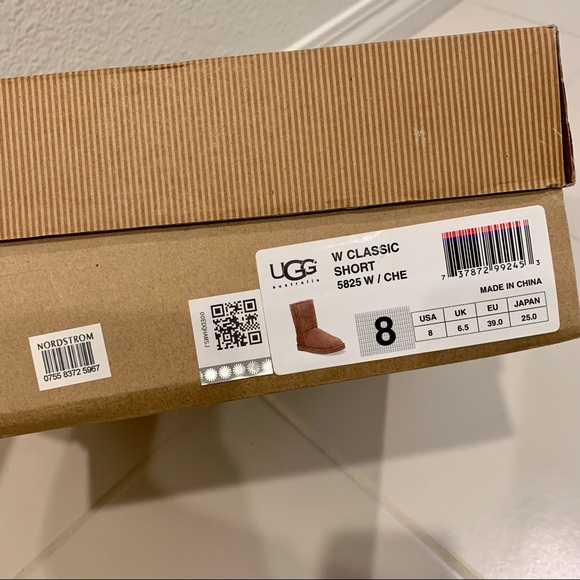 SOLD!!UGG Classic Boot/Size 8 - Picture 4 of 4